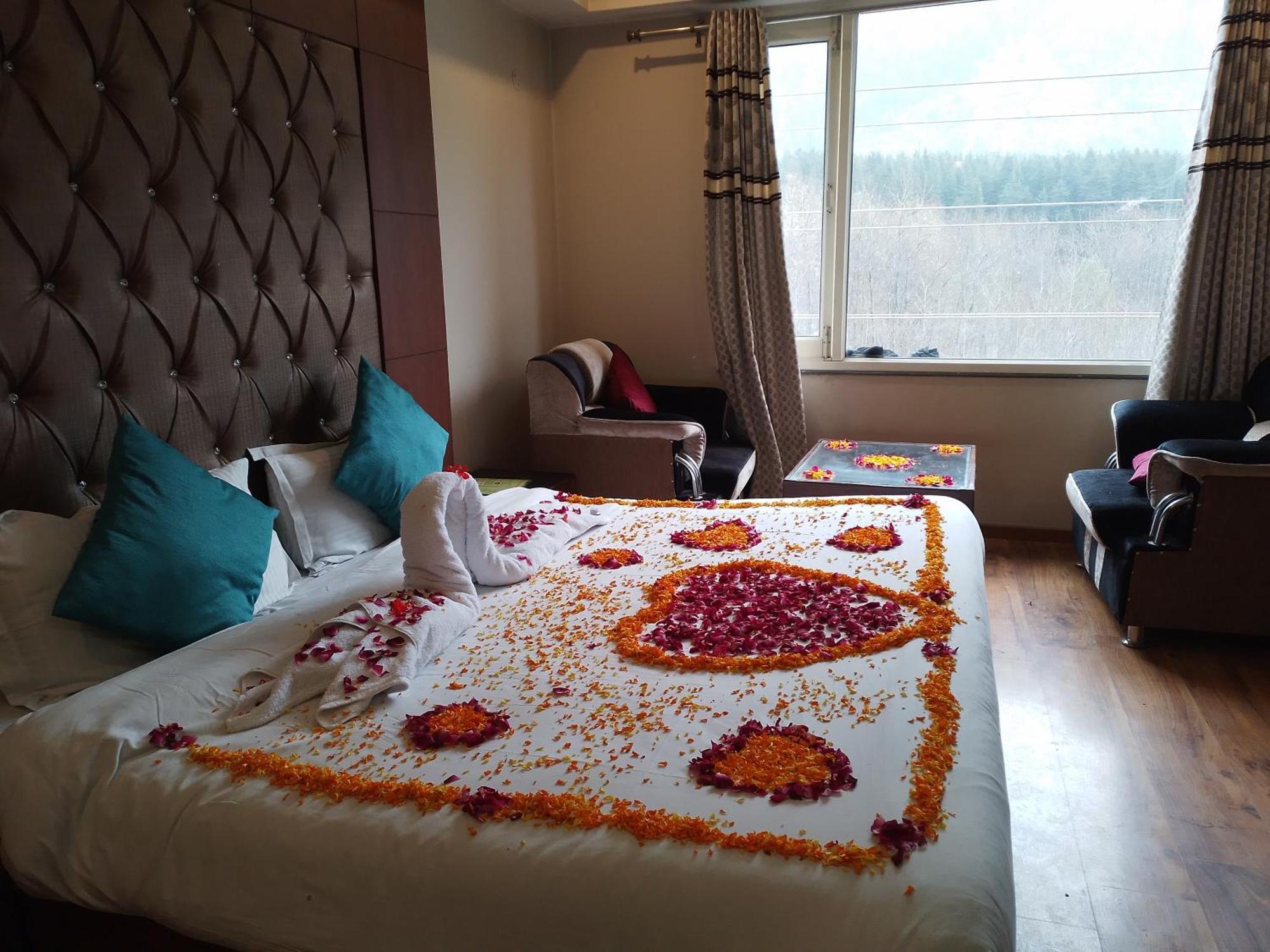 Hotel Neelam Manali Near Volvo Bus Stand Manali Exterior photo